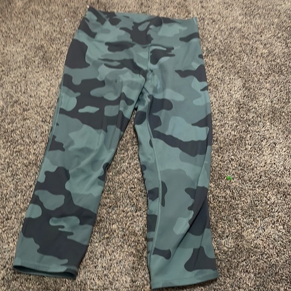 super cute camo leggings - Picture 1 of 3